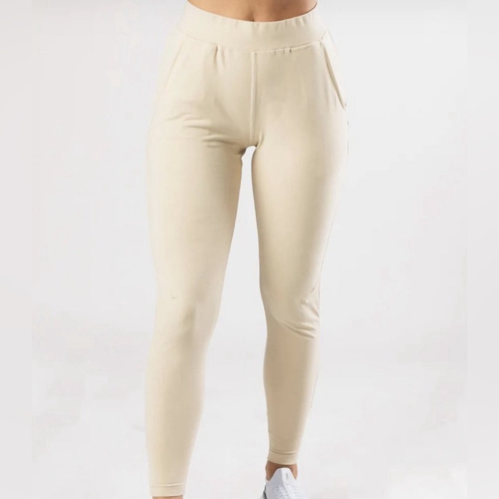 Alphalete Pro-Elite Jogger, vanilla color, NWOT condition, Size XS